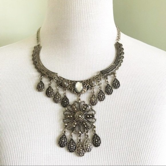AngelBellas Jewelry - Floral Silver Statement Necklace.